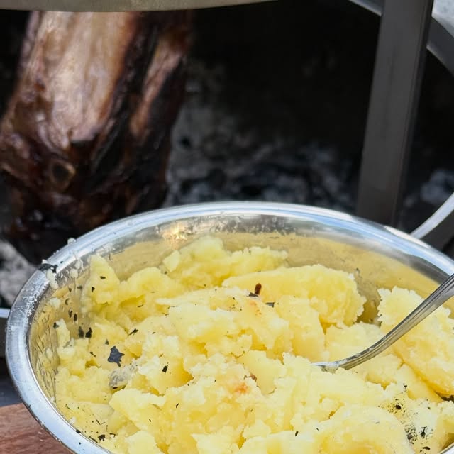 Kartoffelpüree direkt aus der Glut